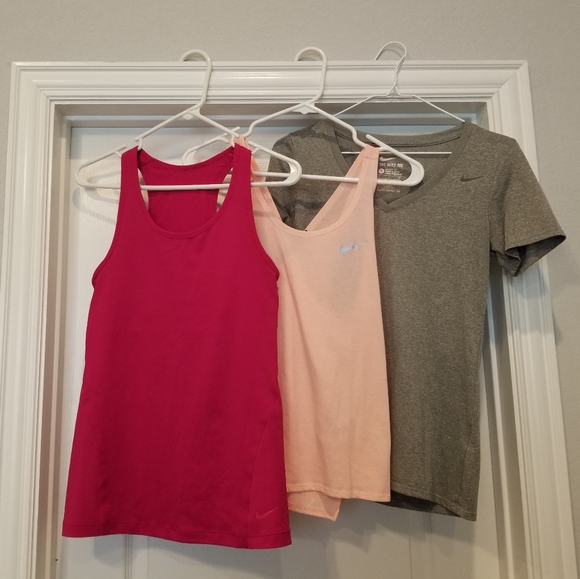 NIKE Bundle Set of 3 Workout Tops - S/M - Picture 1 of 10